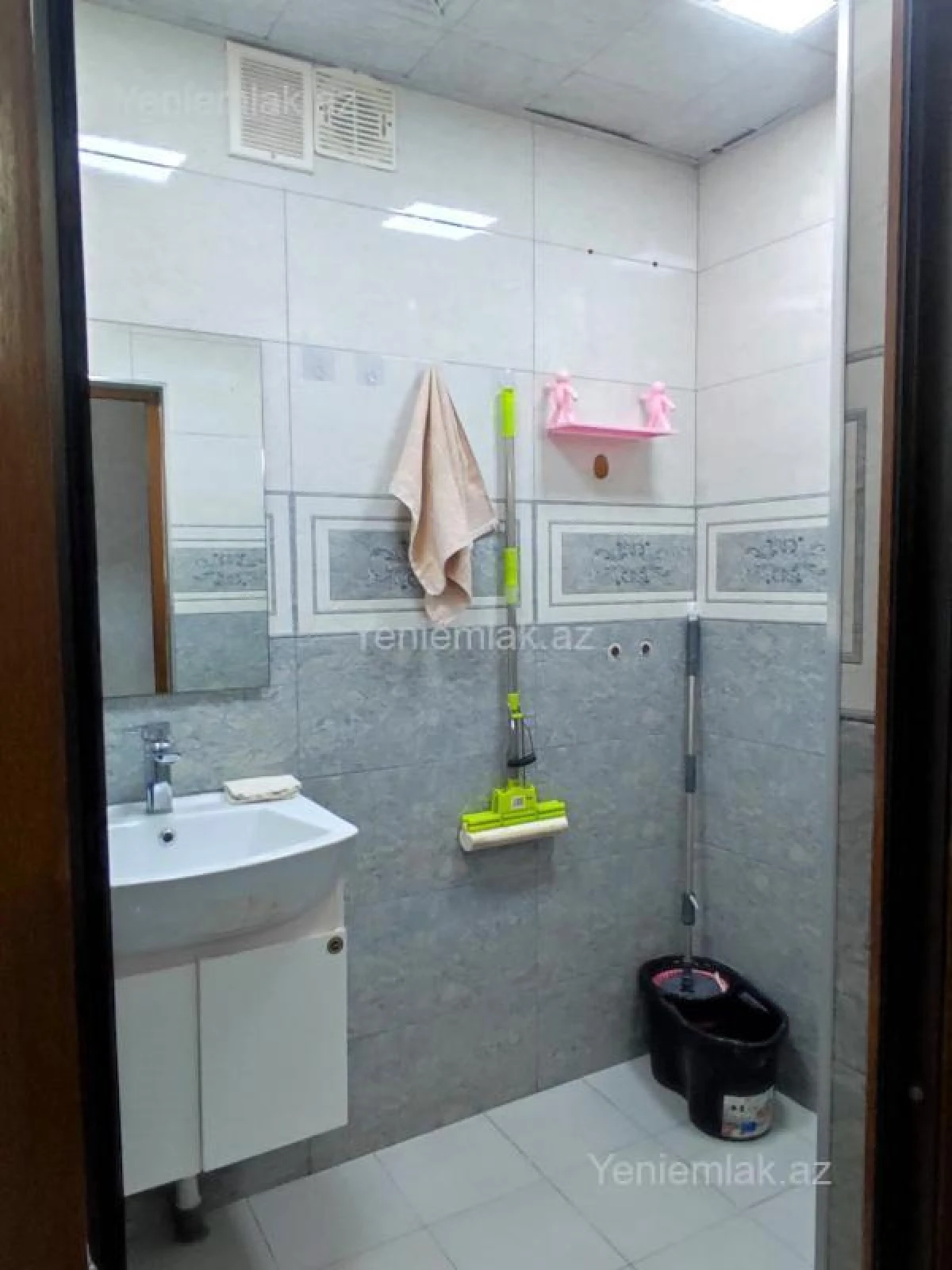 Satılır 2 otaqlı köhnə tikili 70 m²