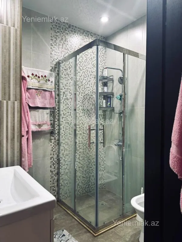 Satılır 2 otaqlı yeni tikili 60 m²