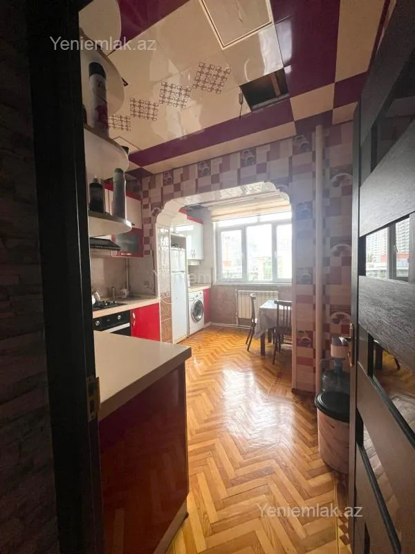 Satılır 3 otaqlı köhnə tikili 90 m²