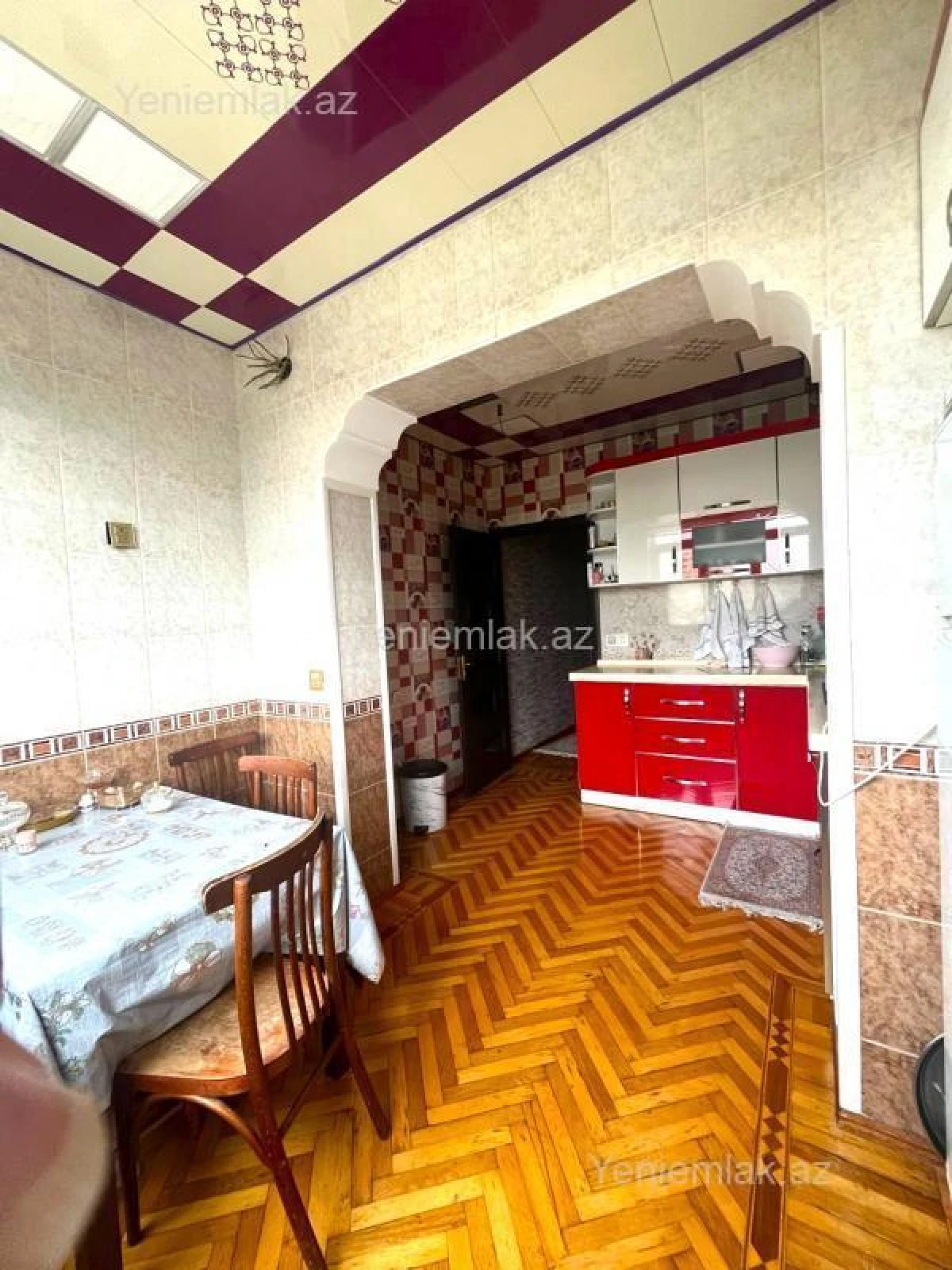 Satılır 3 otaqlı köhnə tikili 90 m²