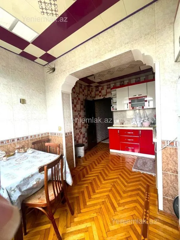 Satılır 3 otaqlı köhnə tikili 90 m²