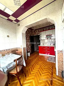 Satılır 3 otaqlı köhnə tikili 90 m²