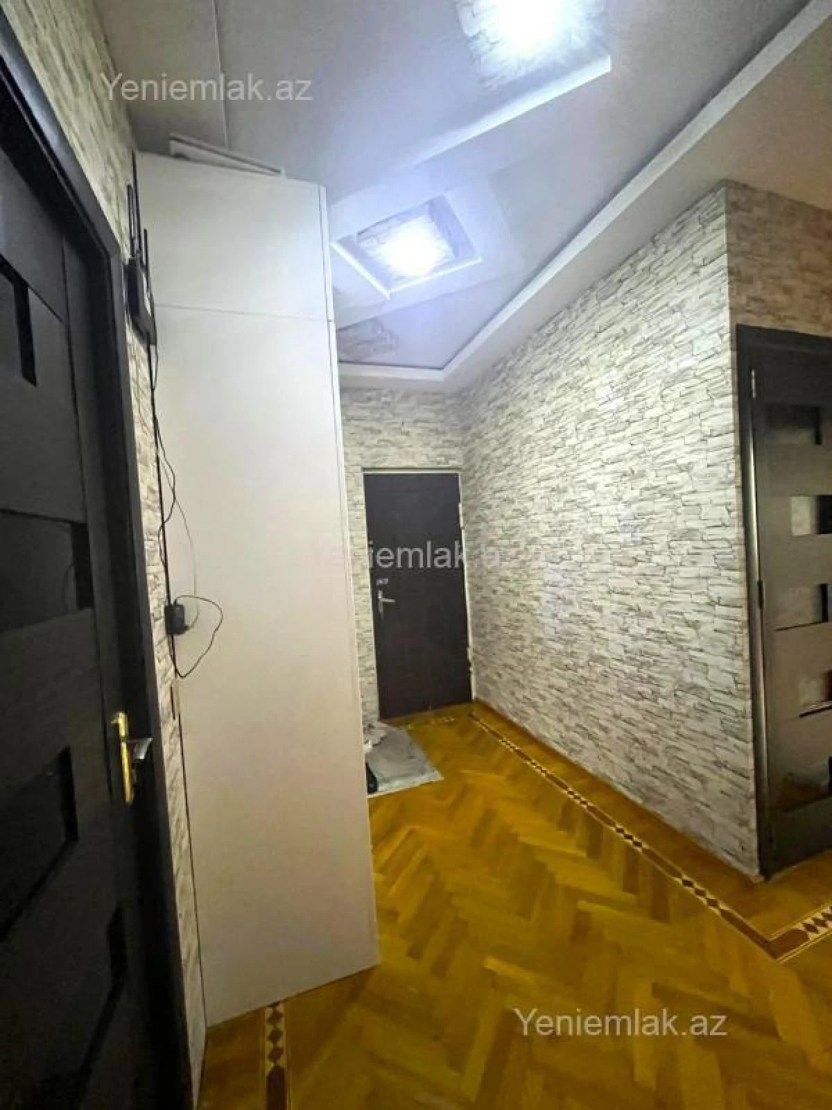 Satılır 3 otaqlı köhnə tikili 90 m²
