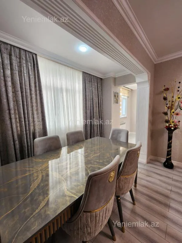 Satılır 4 otaqlı köhnə tikili 90 m²