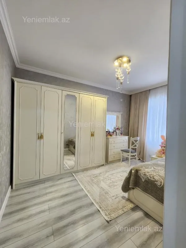 Satılır 4 otaqlı köhnə tikili 90 m²