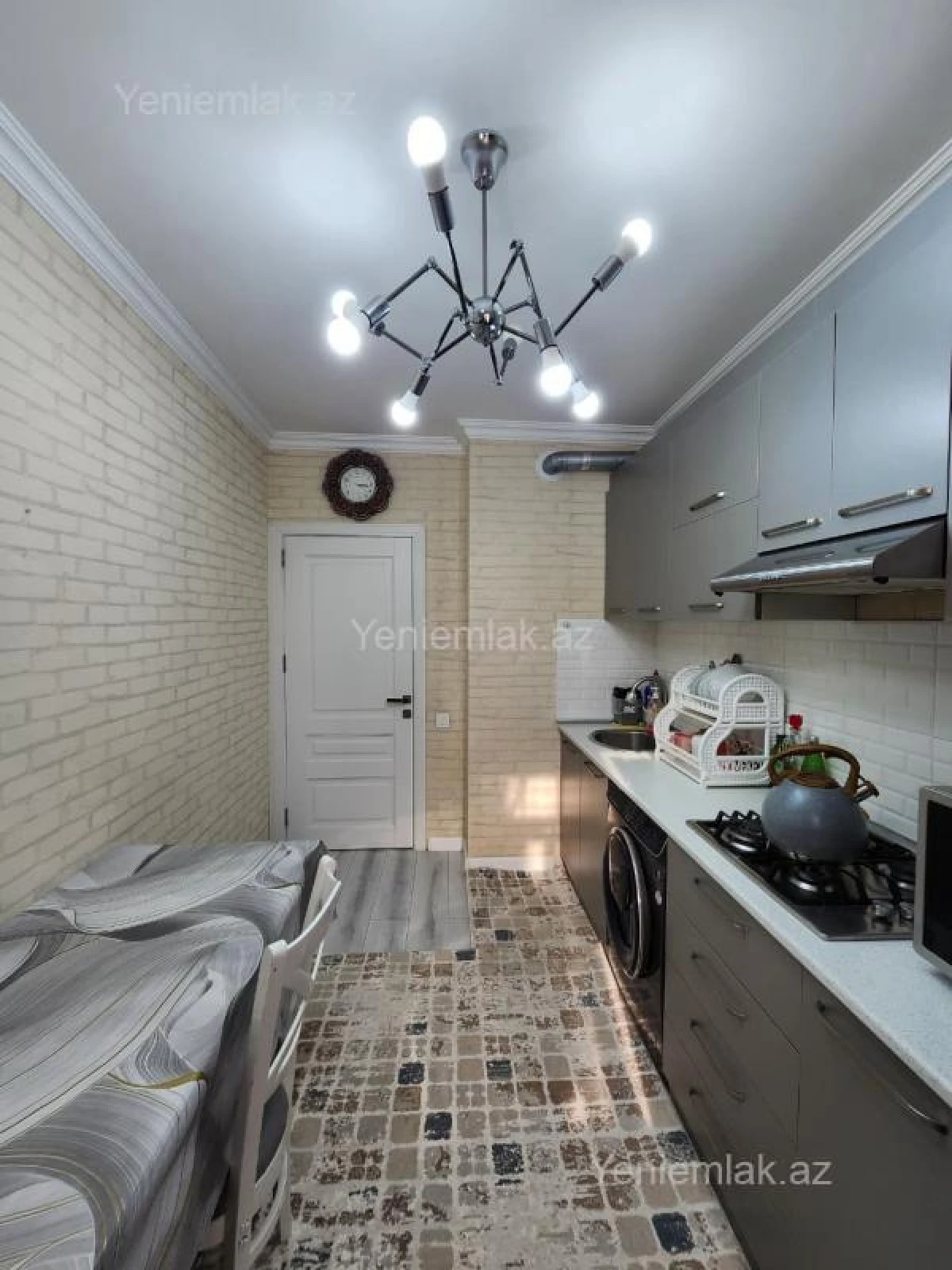 Satılır 4 otaqlı köhnə tikili 90 m²
