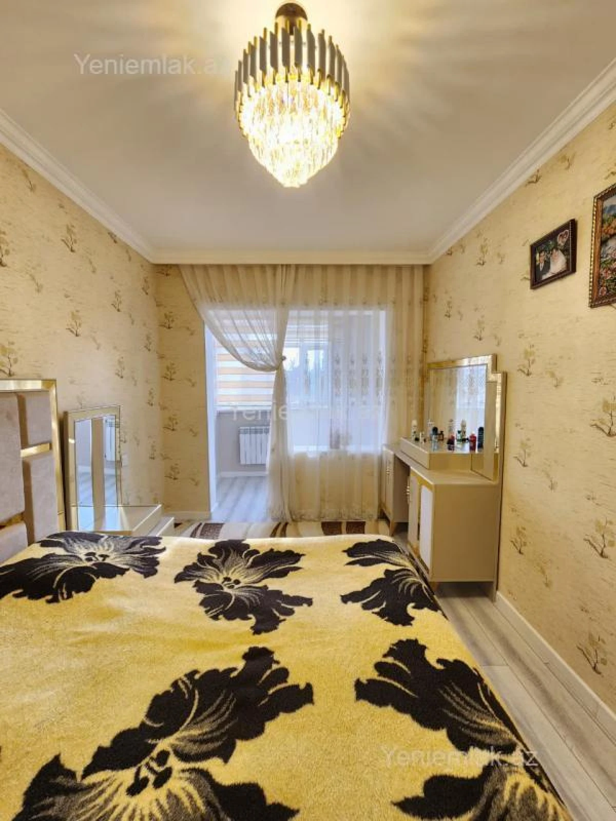 Satılır 4 otaqlı köhnə tikili 90 m²