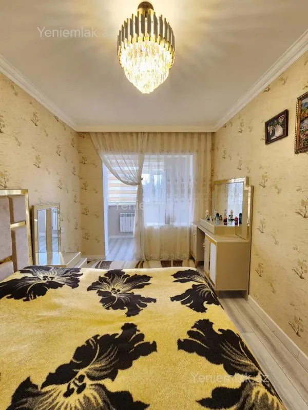 Satılır 4 otaqlı köhnə tikili 90 m²
