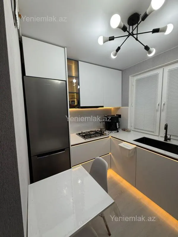 Satılır 1 otaqlı köhnə tikili 40 m²