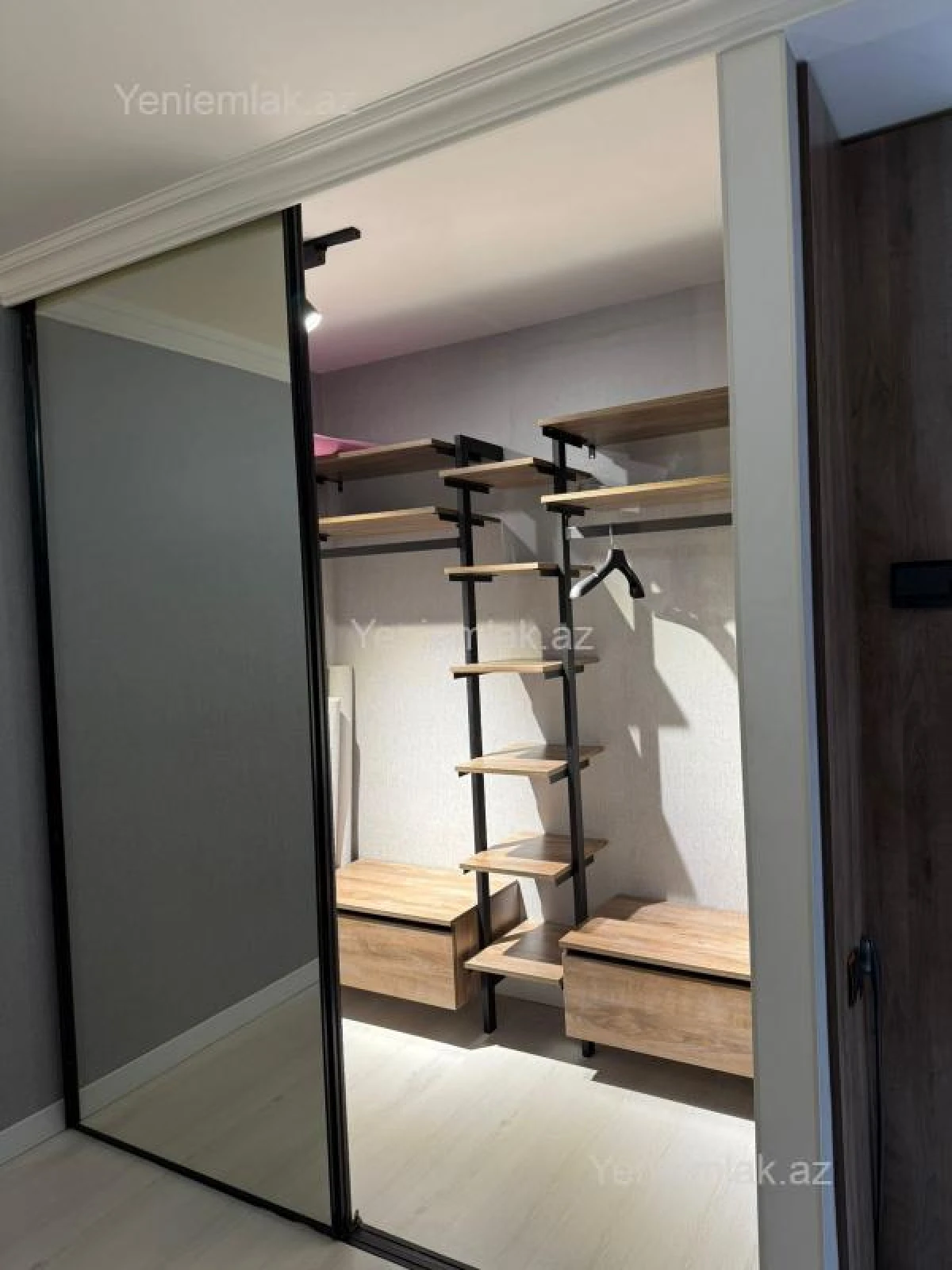 Satılır 1 otaqlı köhnə tikili 40 m²