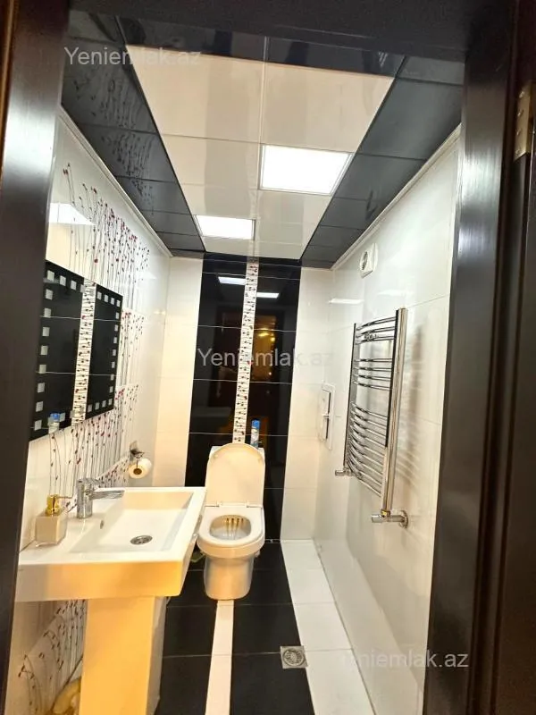 Satılır 3 otaqlı yeni tikili 127 m²