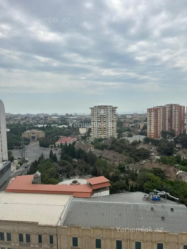Satılır 5 otaqlı yeni tikili 185 m²