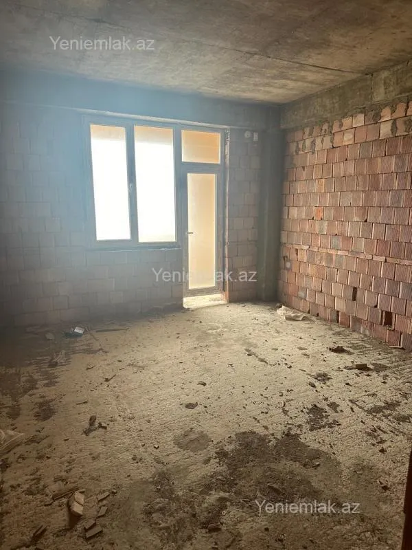 Satılır 5 otaqlı yeni tikili 185 m²