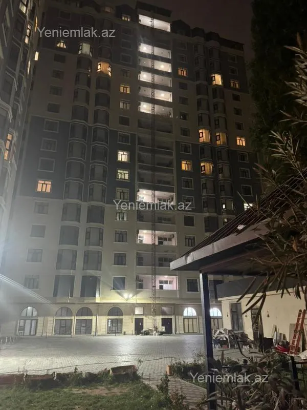 Satılır 4 otaqlı yeni tikili 140 m²
