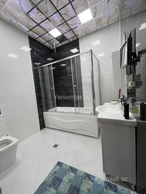 Satılır 4 otaqlı köhnə tikili 150 m²