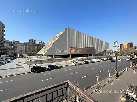 Satılır 4 otaqlı köhnə tikili 150 m² — Bakı, Nəsimi 4 otaq 150.00 m²