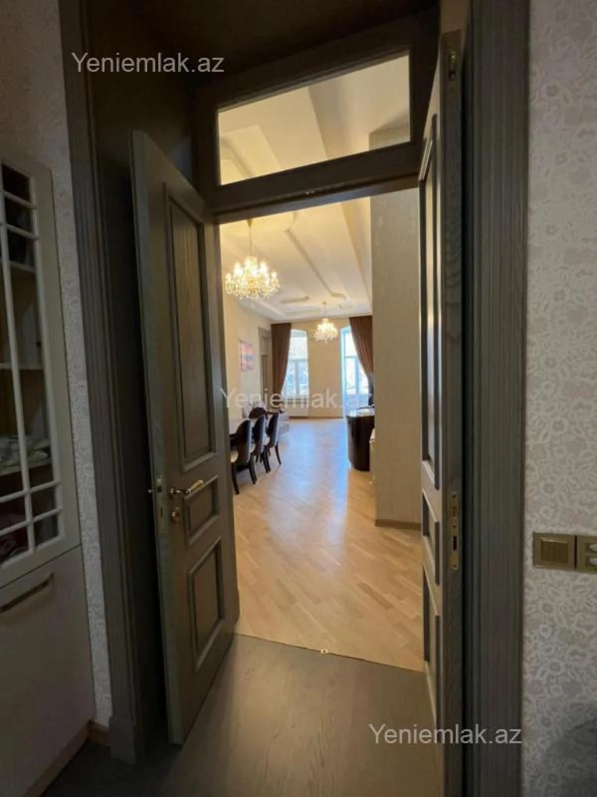 Satılır 4 otaqlı köhnə tikili 150 m²