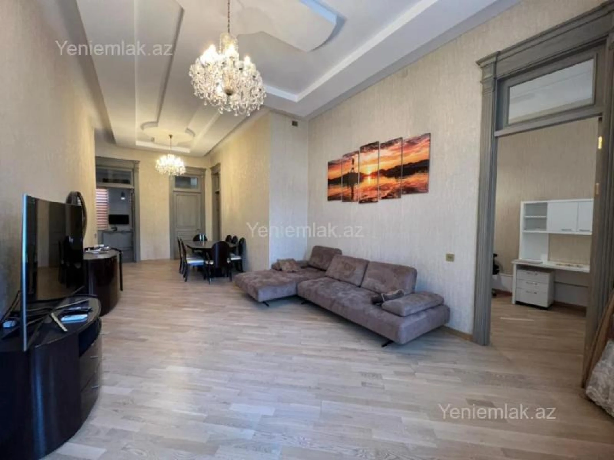 Satılır 4 otaqlı köhnə tikili 150 m²
