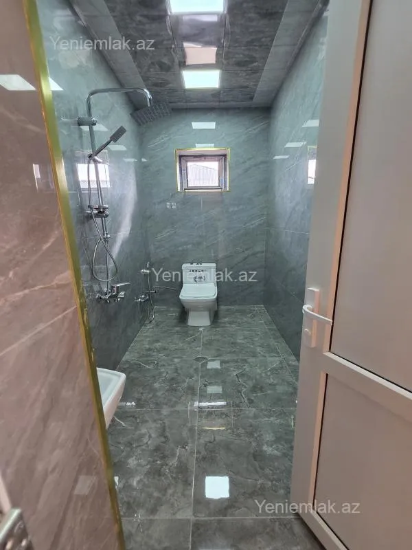 Satılır 6 otaqlı həyət evi 230 m²