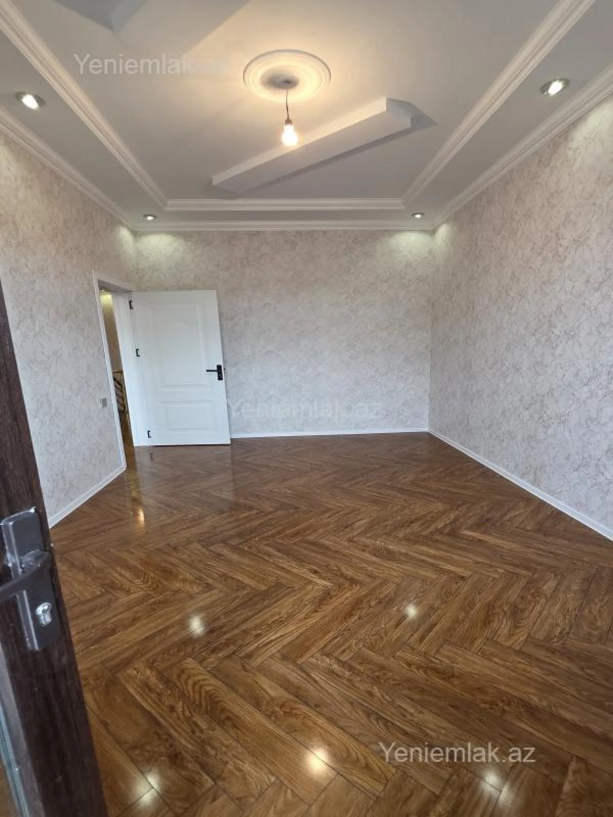 Satılır 6 otaqlı həyət evi 230 m²