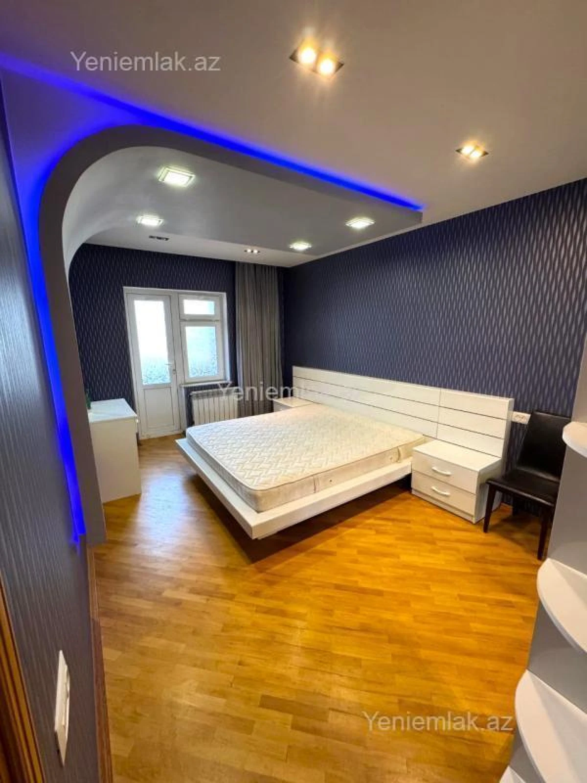 Satılır 4 otaqlı köhnə tikili 110 m²