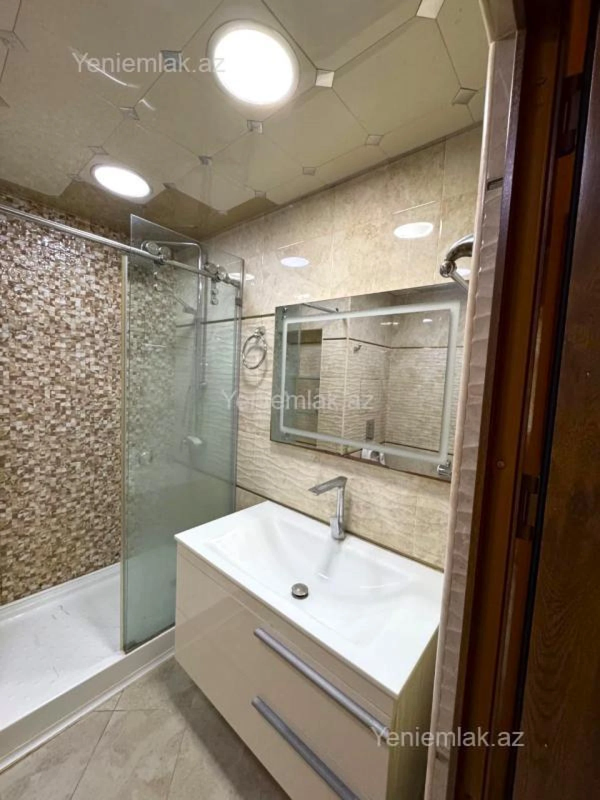 Satılır 4 otaqlı köhnə tikili 110 m²