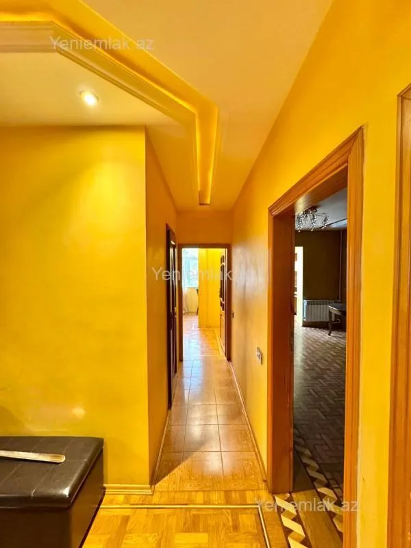 Satılır 4 otaqlı köhnə tikili 110 m²