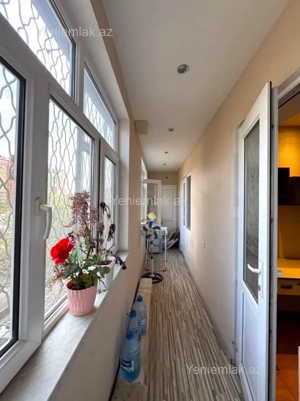 Satılır 4 otaqlı köhnə tikili 110 m²