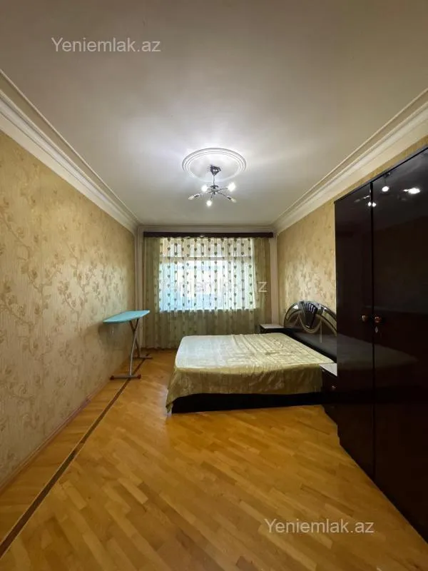 Satılır 3 otaqlı köhnə tikili 90 m²