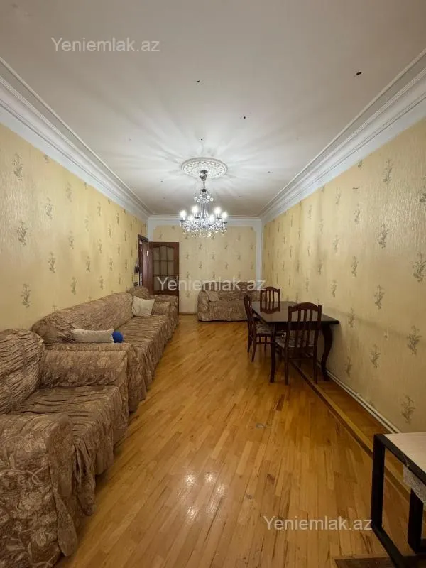 Satılır 3 otaqlı köhnə tikili 90 m²