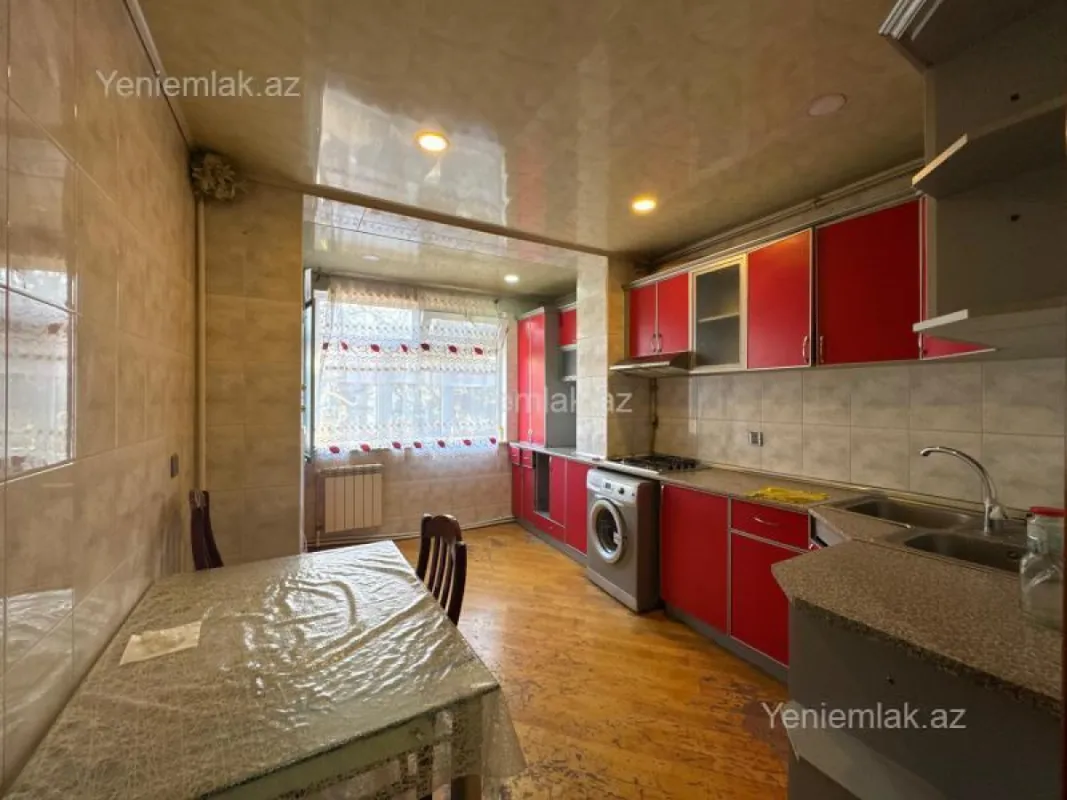 Satılır 3 otaqlı köhnə tikili 90 m²