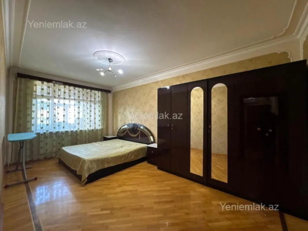 Satılır 3 otaqlı köhnə tikili 90 m²