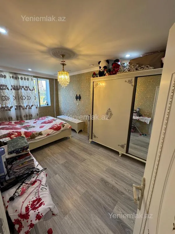 Satılır 4 otaqlı köhnə tikili 90 m²