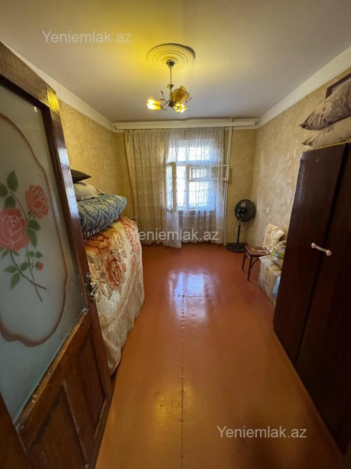 Satılır 4 otaqlı köhnə tikili 90 m²