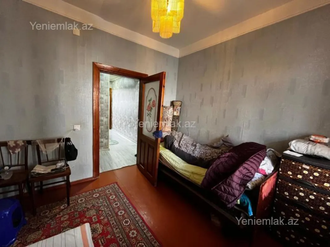 Satılır 4 otaqlı köhnə tikili 90 m²