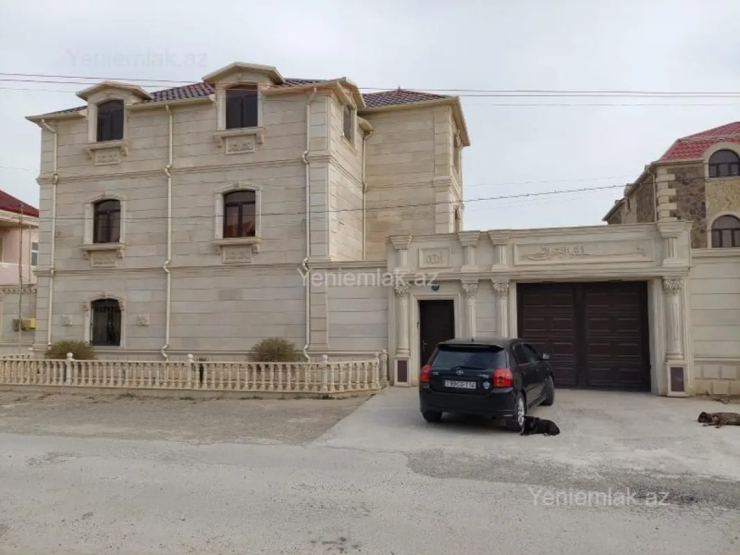 Satılır 5 otaqlı həyət evi 340 m²