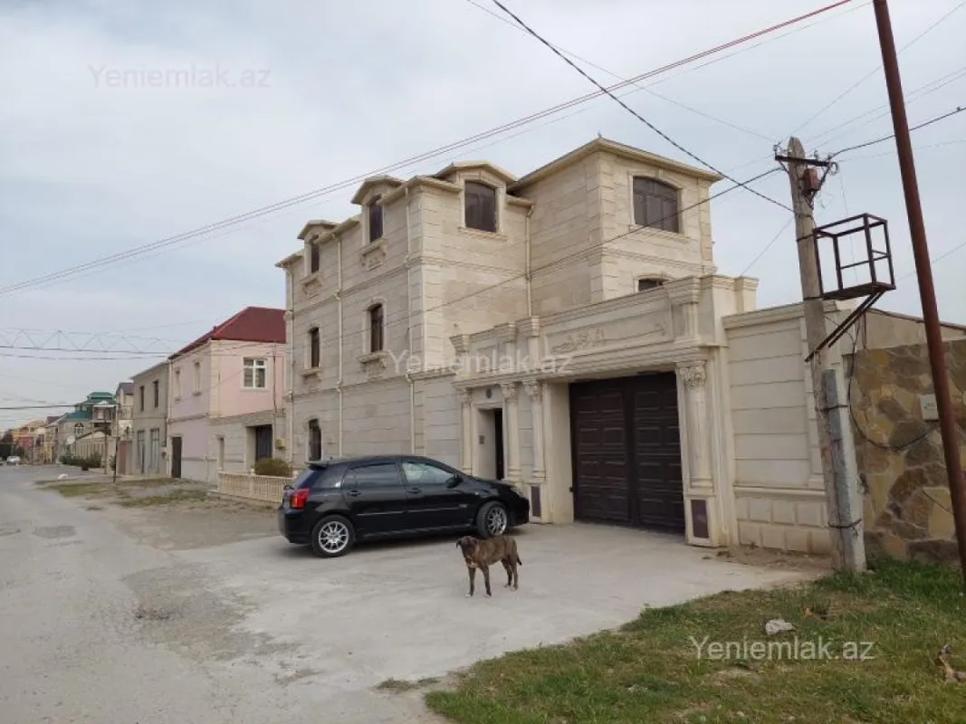 Satılır 5 otaqlı həyət evi 340 m²