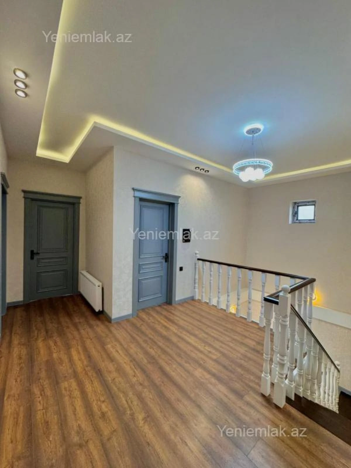 Satılır 5 otaqlı həyət evi 200 m²