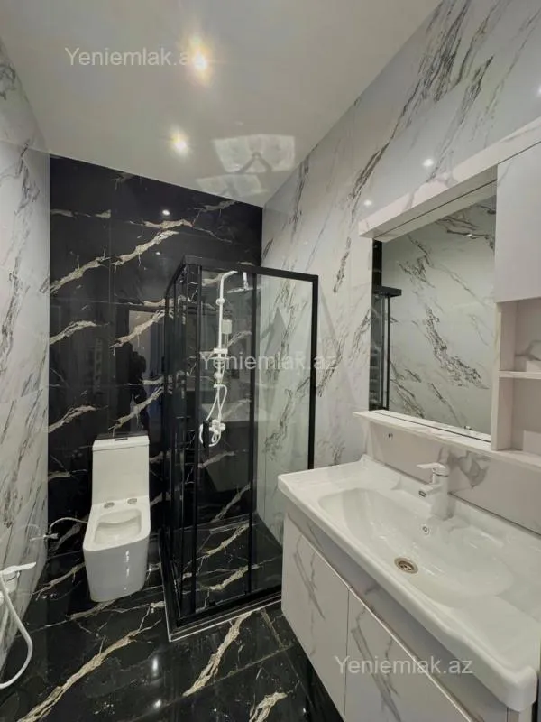 Satılır 5 otaqlı həyət evi 200 m²