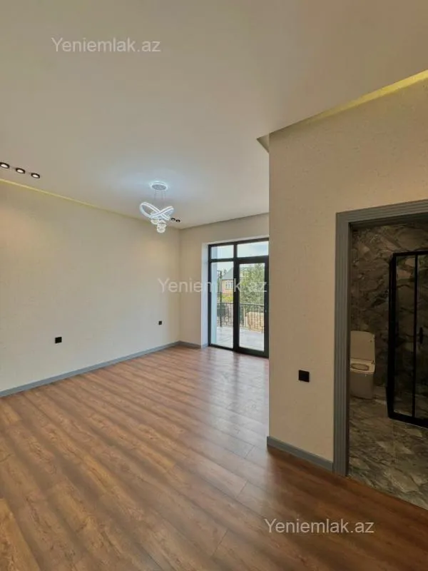 Satılır 5 otaqlı həyət evi 200 m²