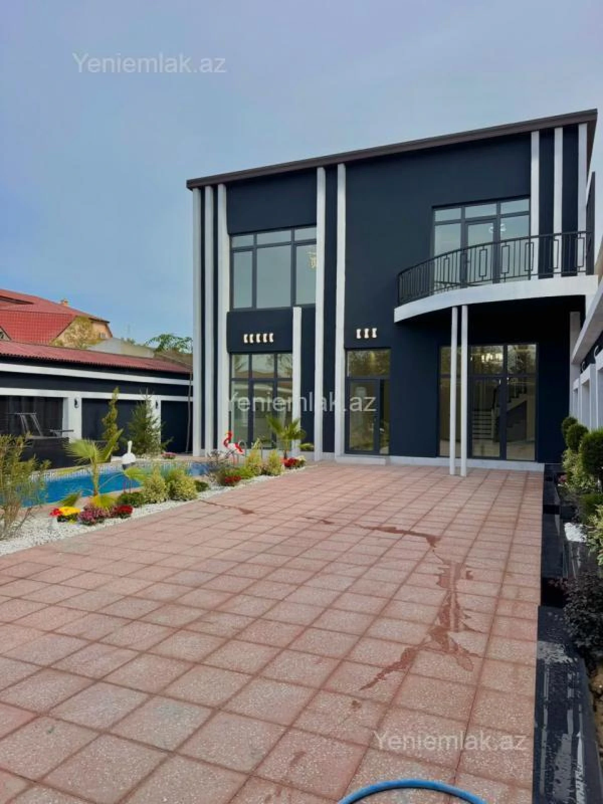 Satılır 5 otaqlı həyət evi 200 m²