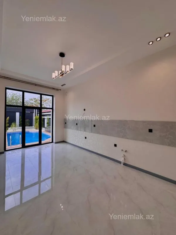 Satılır 5 otaqlı həyət evi 200 m²