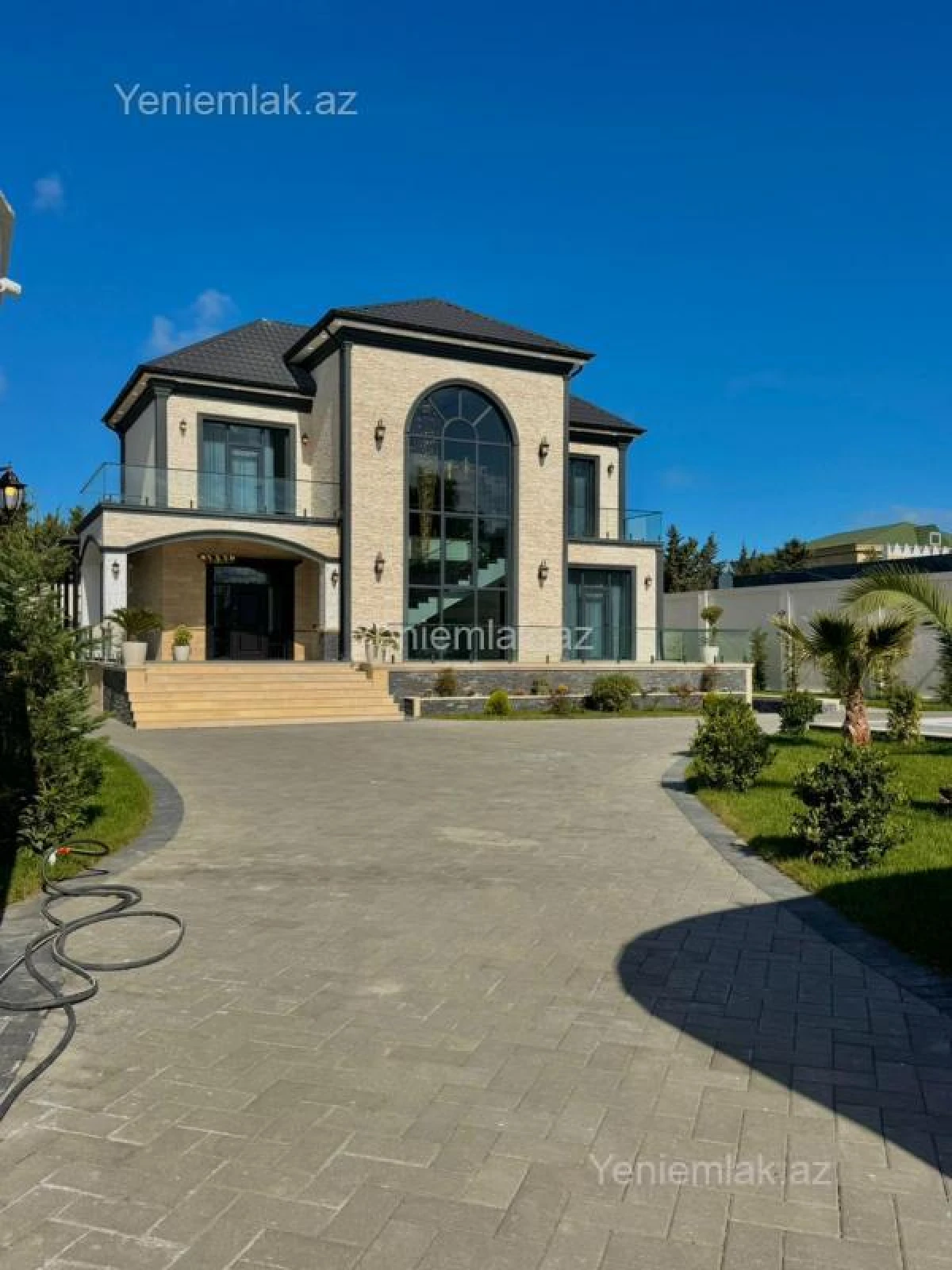 Satılır 6 otaqlı həyət evi 675 m²