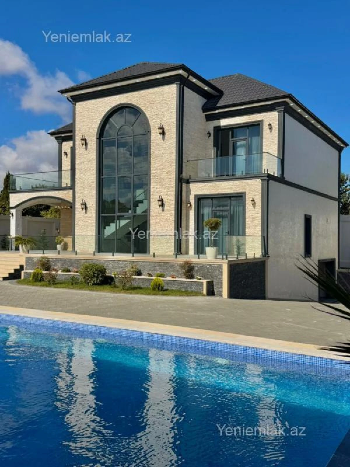 Satılır 6 otaqlı həyət evi 675 m²