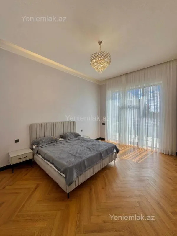 Satılır 6 otaqlı həyət evi 675 m²