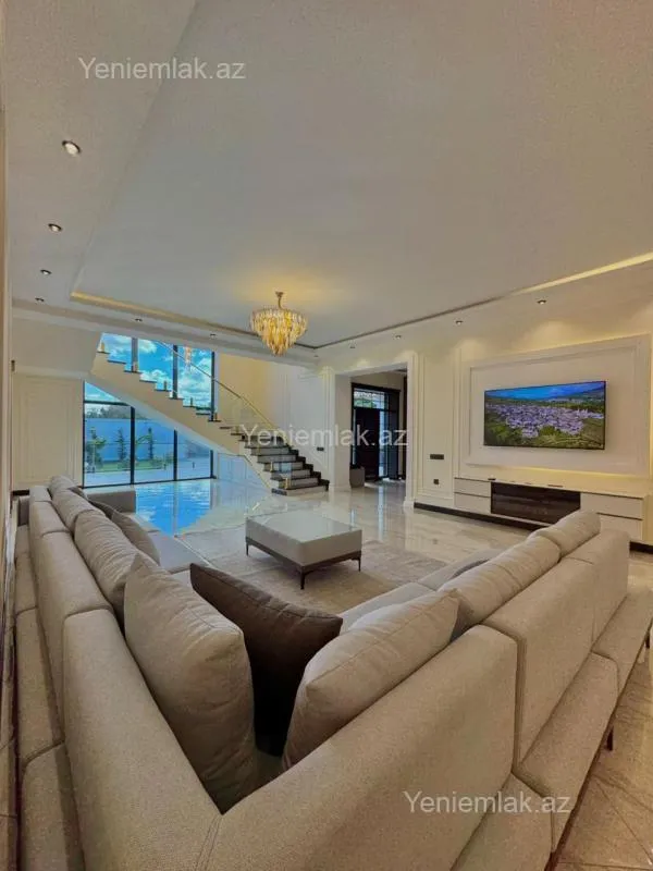 Satılır 6 otaqlı həyət evi 675 m²