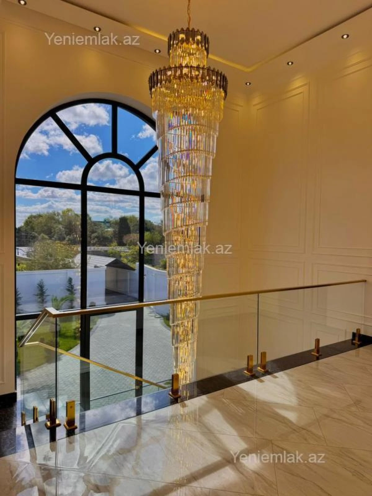 Satılır 6 otaqlı həyət evi 675 m²