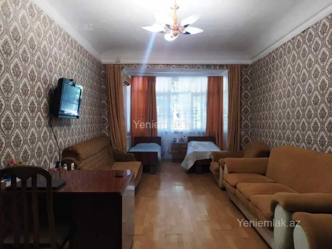 Satılır 2 otaqlı köhnə tikili 50 m²