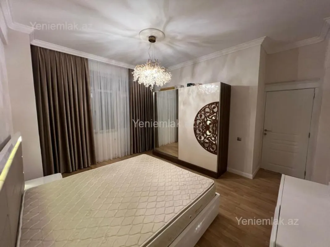 Satılır 4 otaqlı yeni tikili 160 m²