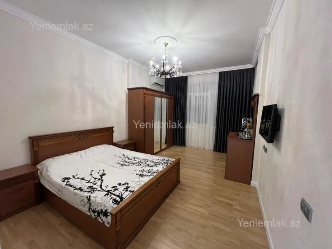 Satılır 4 otaqlı yeni tikili 160 m²
